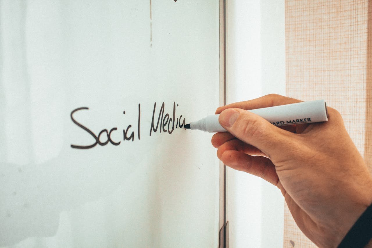 Increase community engagement with effective social marketing tactics. Discover strategies to connect with your audience and build strong relationships.